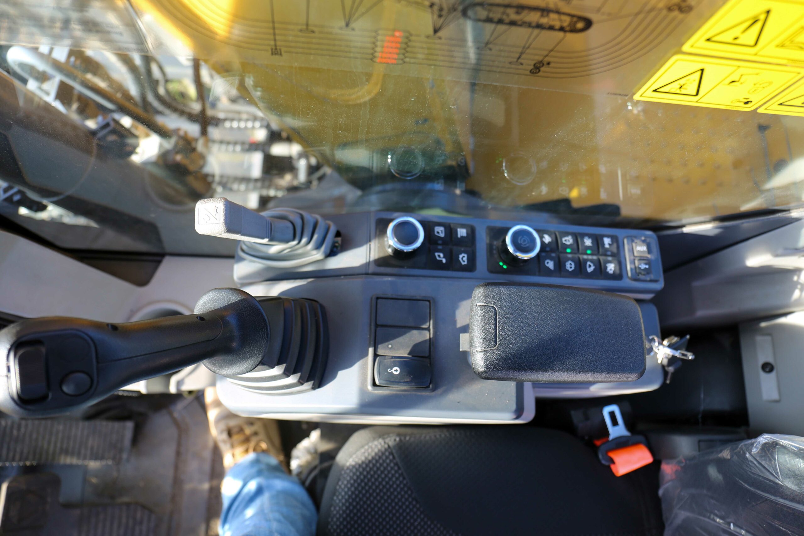 2022 Ex-Demo XCMG XE155ECR Excavator image 10