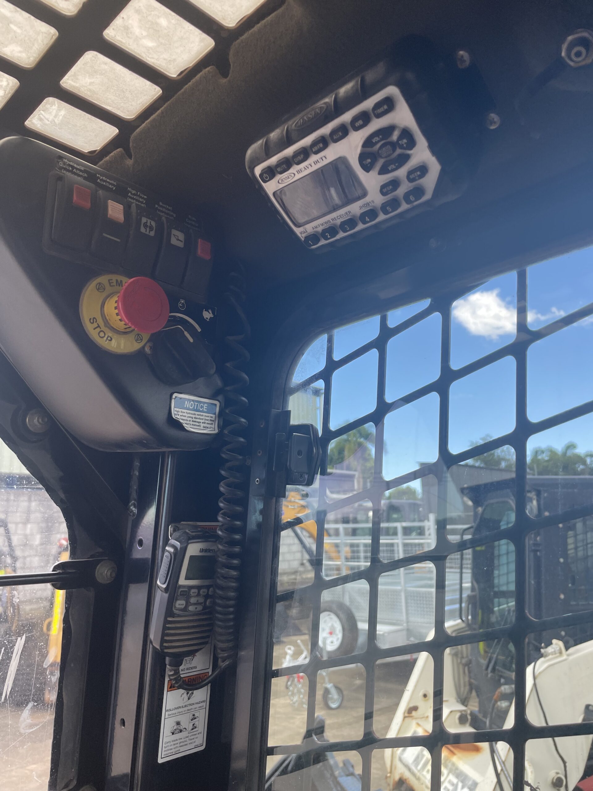 2018 ASV RT-75 HEAVY DUTY TRACKED LOADER image 9