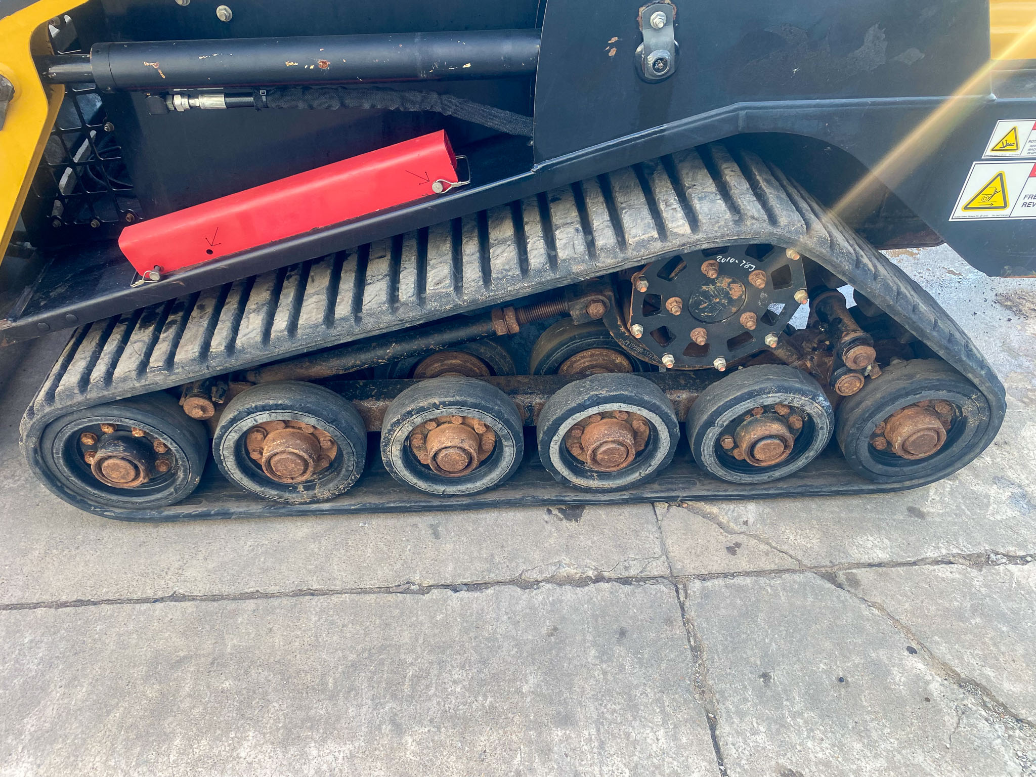 2017 RT-30 Posi-Track Loader image 10