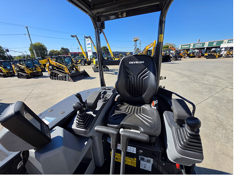Ex-Demo Develon DX27Z Mini Excavator image 8