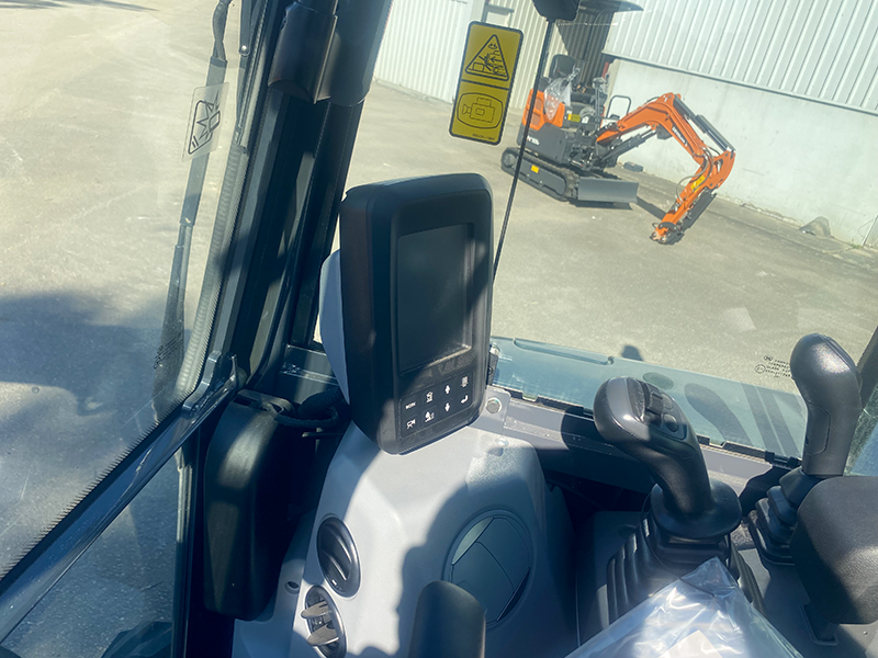 Ex-Demo Develon DX35Z Mini Excavator image 9