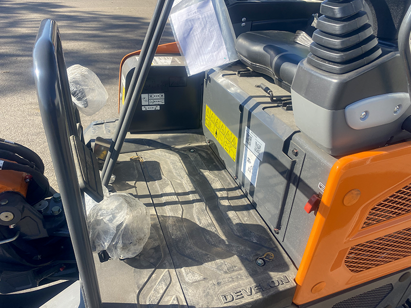 Ex-Demo Develon DX19Z Mini Excavator image 8
